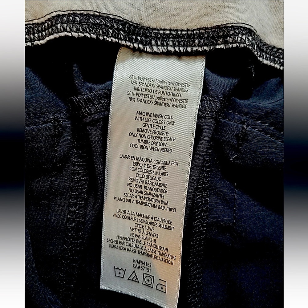 Calvin Klein Women's Rib Cuff Bottom Capri Pant - Picture 6 of 7